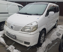 превью Nissan Serena фото 1