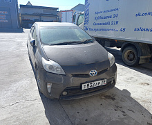 превью Toyota Prius фото 1 