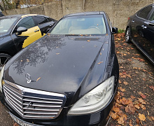 превью Mercedes-Benz S-класс фото 1