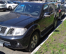 превью Nissan Pathfinder фото 1 