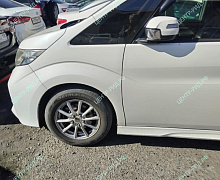 превью Honda Stepwgn фото 1