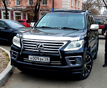 превью Lexus LX фото 1 