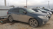 превью Nissan Pathfinder фото 1