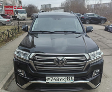 превью Toyota Land Cruiser фото 1