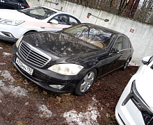 превью Mercedes-Benz S-класс фото 1