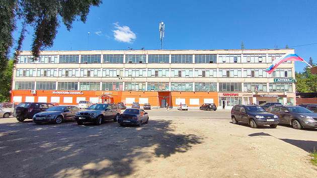 Отдельно стоящее здание площадью 4 929 м² фото 1