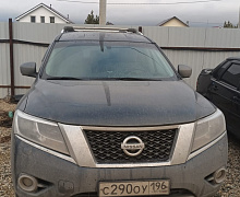 превью Nissan Pathfinder фото 1 